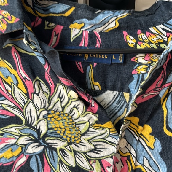 Ralph Lauren Linen Shirt with pocket. - Picture 2 of 3